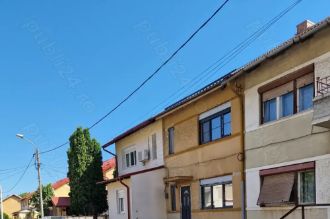 Vand casa renovata la gri in cea mai selecta zona din Re?i?a-Lunca