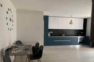 Apartament 2 camere 67 mp, logie 3 mp, etaj 1 Floresti central