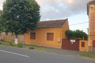 Vand casa in Parneava, str. Oituz, teren 939 mp