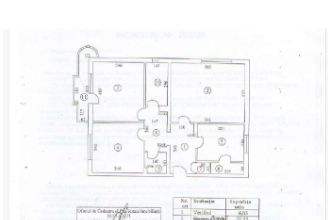 Apartament cu 3 camere decomandat in Tei