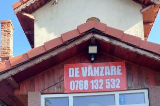 vand casa la mare