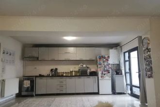 Casa de vanzare aproape de plaja din faleza nord