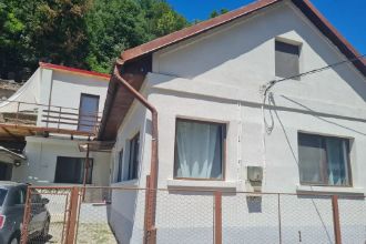 Vand casa complet utilata si mobilata!