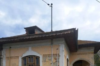 Casa de vanzare batraneasca in comuna Razvad