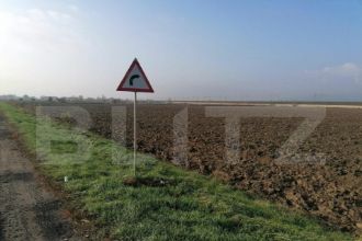 Teren Constructii intravilan de 4500 mp, in Sud