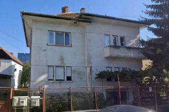 Persoana fizica vand apartament la casa Sibiu, zona Stadion-Sala de sport