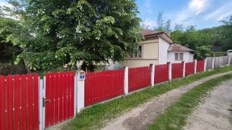 Vand casa cu priveliste in apropiere de Focsani