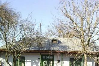 Casa si teren de vanzare