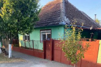 Vind proprietate com.Voiteg Timis 144mp locuibil 632 mp total constr.1991