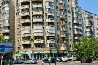 Spatiu comercial, 100 mp in Militari