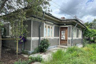 Casa cu 4 camere in Est