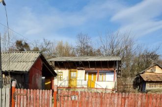 Casa batraneasca de vanzare in comuna Bogati, Arges