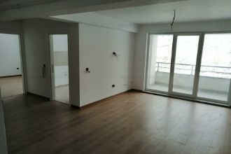 Casa noua cu etaj de inchiriat