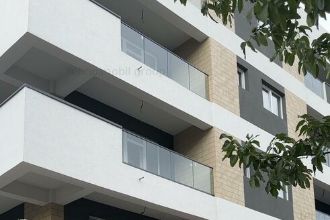 BLOC NOU zona Liceul Unirea - Teatru.