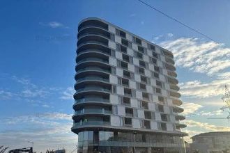 Apartament de 2 camere , 49 mp + balcon de 7 mp ,zona BMW