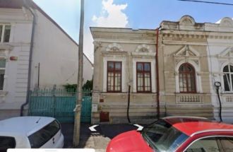 Casa cu 6 camere in Capitale
