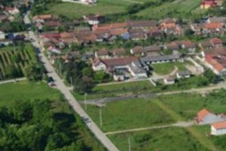 Teren Constructii intravilan de 5000 mp, in Est