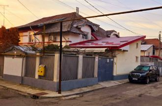 Apartament cu extindere si curte interioara ... Pavilioane Cfr Cantemir