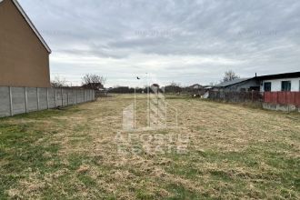 Parcela teren Giarmata Vii, 3018 mp, central, front la doua strazi.