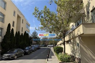 Apartament cu 4 camere decomandat in Herastrau