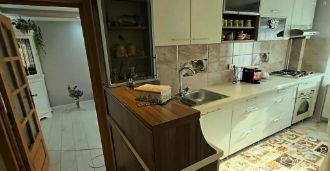 Apartament cu 2 camere decomandate etaj 1 - Zona Burdujeni-Cuza Voda 2