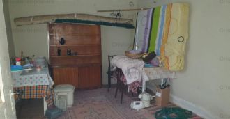 Teren 197 mp cu casa 46 mp toate utilitatile zona Centrala
