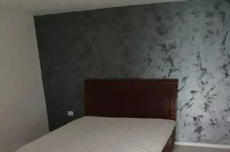 Inchiriez apartament la casa