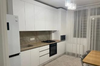 Apartament de vanzare, Hadeu