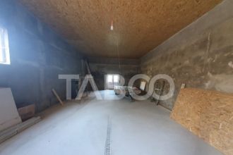 Spatiu comercial 120 mp pretabil Service Auto curent 380 V