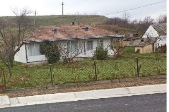Casa cu 1800mp teren in Oraseni