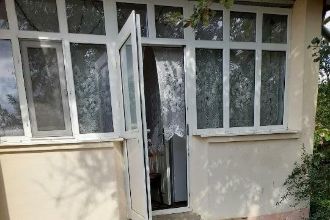Casa de vanzare in com Broscauti, dealu coseri. Casa poate fi locuibila cu putin