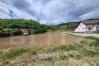 Teren intravilan,2700 mp,Vintu de jos