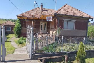 Casa si teren de vanzare