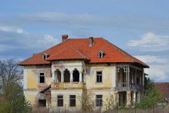 Conac boieresc de vanzare