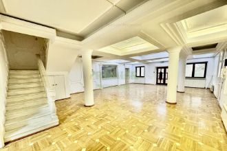 VILA DE INCHIRIAT IDEAL AZIL BATRANI| GRADINITA | CLINICA | TEREN 3000MP |