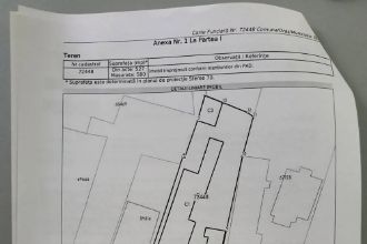 Vanzare casa 580 mp, Construit 218 mp, 7 camere, spa?iu comercial si 2 garaje din tabla.